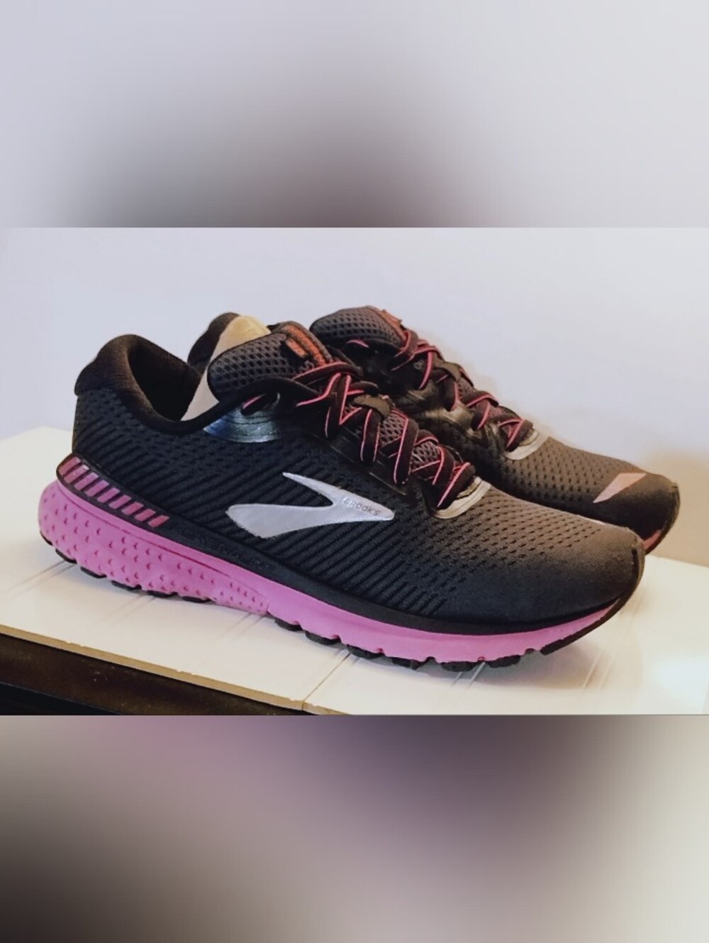 Brooks Adrenaline GTS 20 'Black Hollyhock' 1202961B062 Size 10 Women's